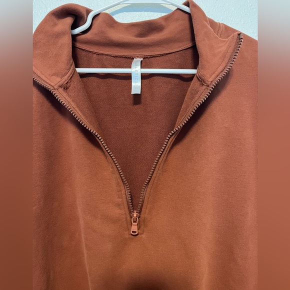 Fabletics Cropped Pullover - Picture 5 of 5